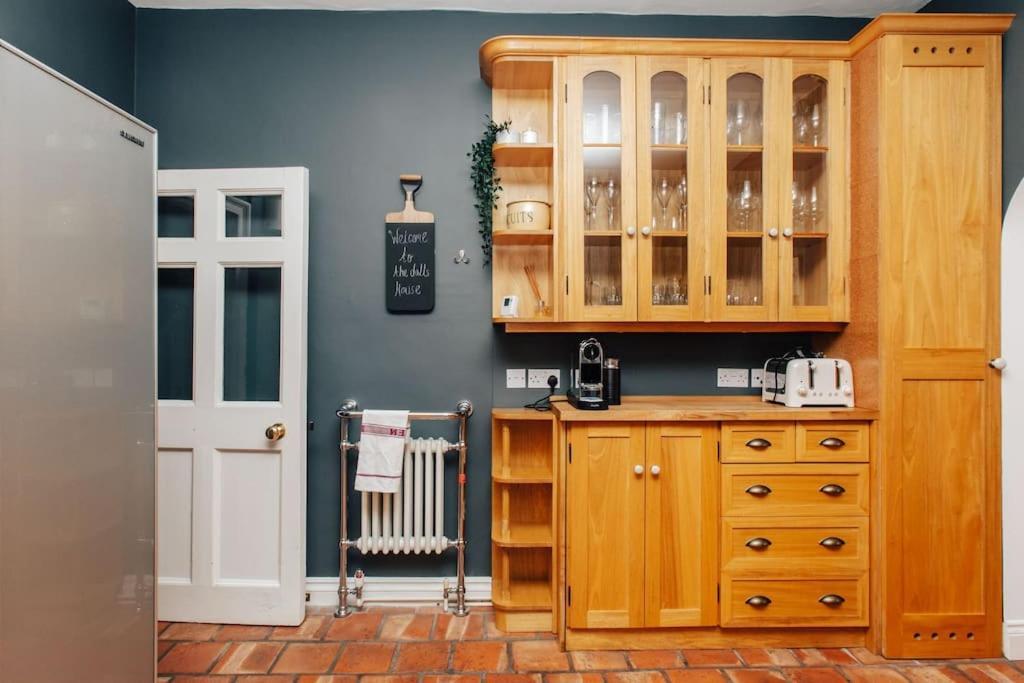 Villa Dolls House - Luxury Townhouse *Sleeps 10* Henley-on-Thames Exterior foto